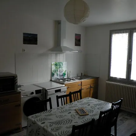 Apartamento Coquelicot, Entre Volcans D Auvergne Et Sancy, Orcival. *