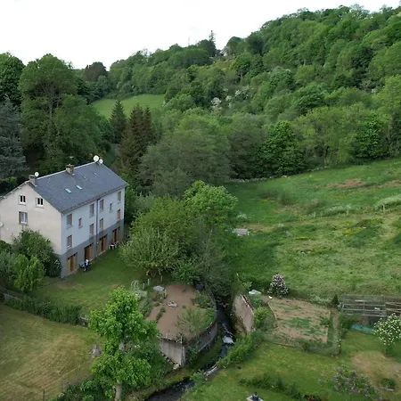 Coquelicot, Entre Volcans D Auvergne Et Sancy, Orcival. Apartamento