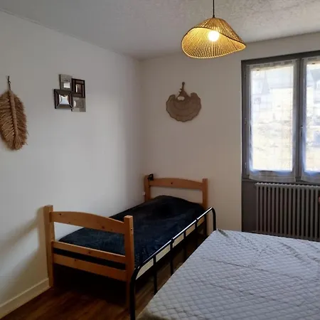 Coquelicot, Entre Volcans D Auvergne Et Sancy, Orcival. Apartment *