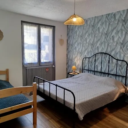 Coquelicot, Entre Volcans D Auvergne Et Sancy, Orcival. *