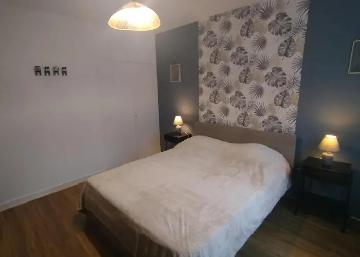 Coquelicot, Entre Volcans D Auvergne Et Sancy, Orcival. Orcival